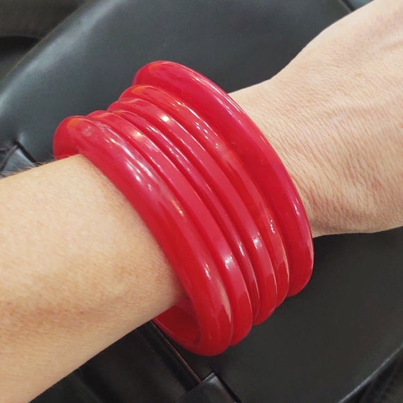 Vintage Red Bakelite Bangle Bracelets- Coming soon! - Picture 7 of 7